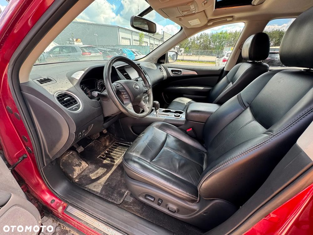 Nissan Pathfinder - 11