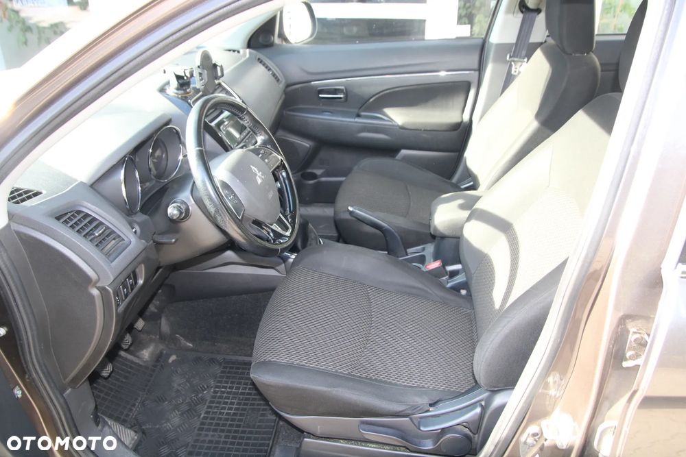 Mitsubishi ASX - 8