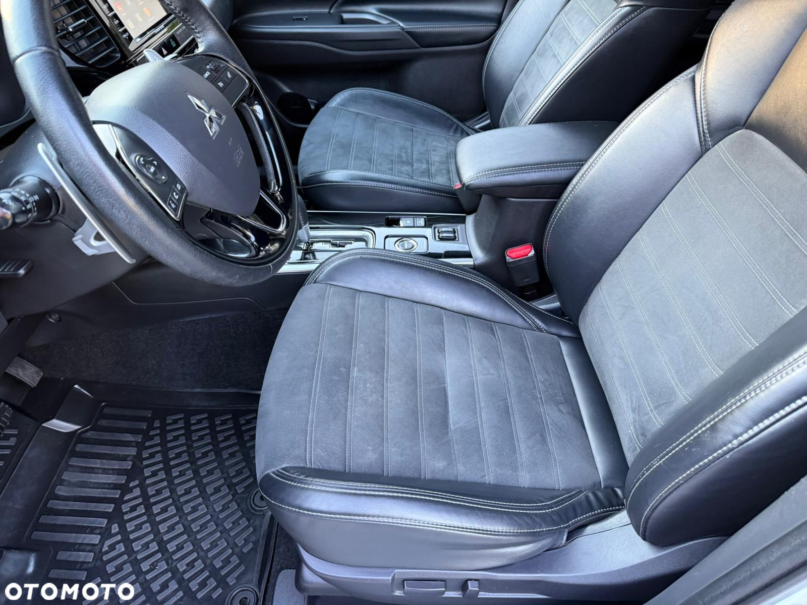 Mitsubishi Outlander 2.0 Instyle Navi 4WD CVT - 12