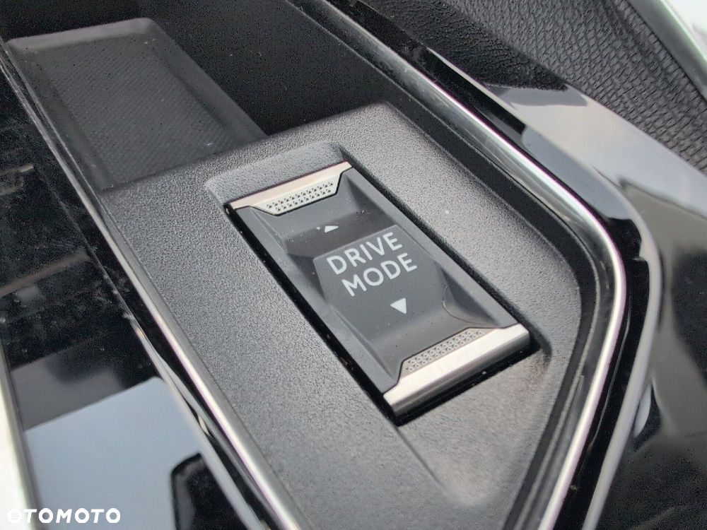 Peugeot 3008 1.2 PureTech Allure Pack S&S EAT8 - 29