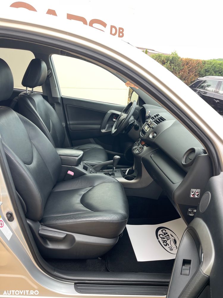 Toyota RAV4 - 24