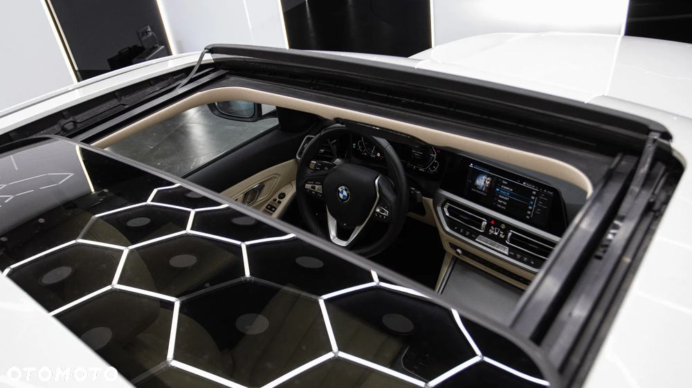 BMW Seria 3 330e Sport - 4