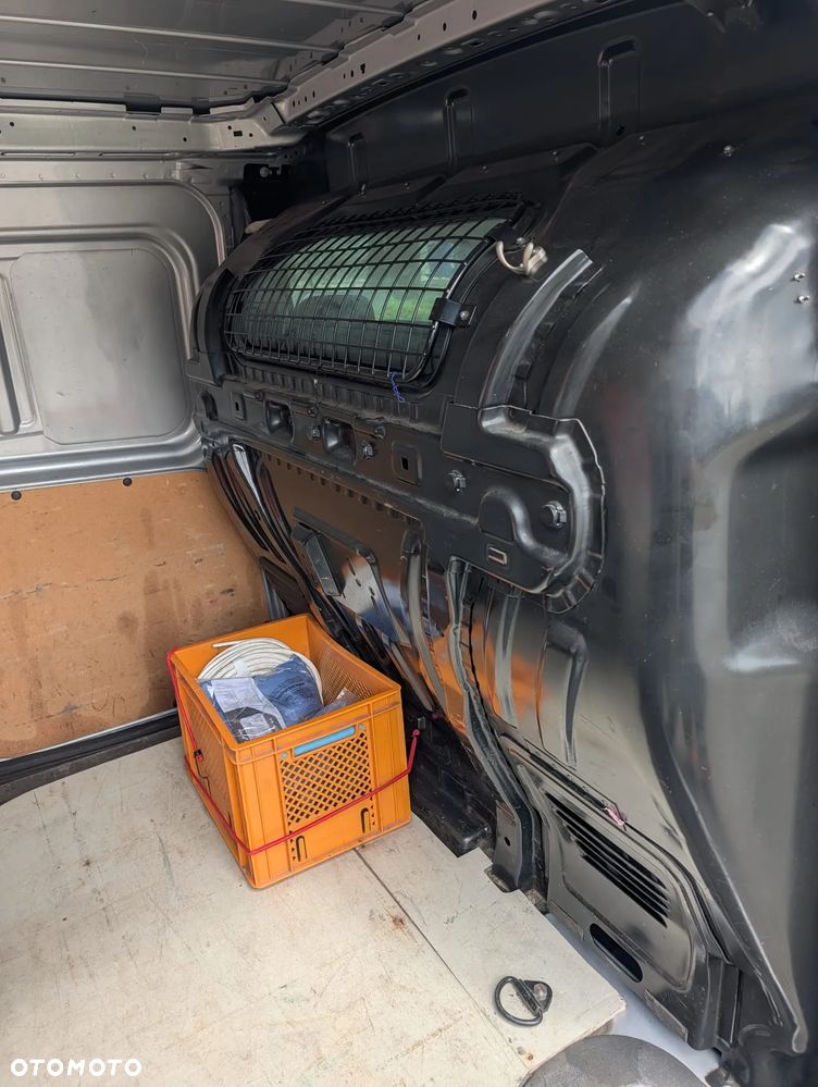 Ford Transit Connect - 17