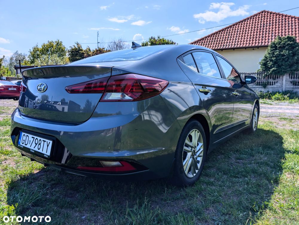 Hyundai Elantra 1.6 Comfort - 4
