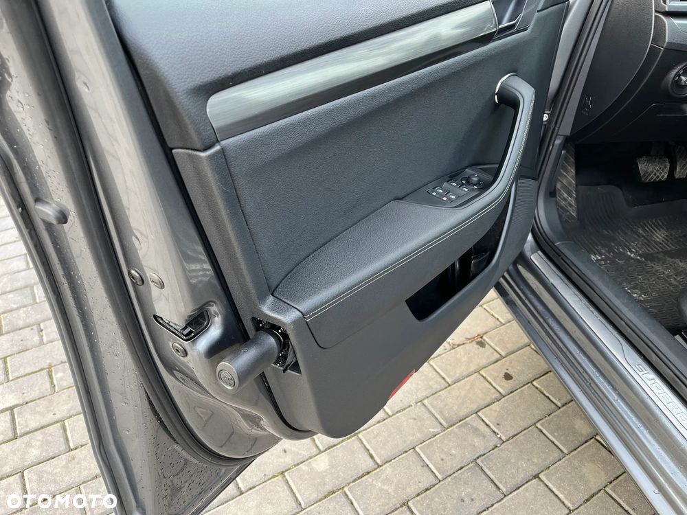 Skoda Superb 2.0 TDI SCR 4x4 Style DSG - 17