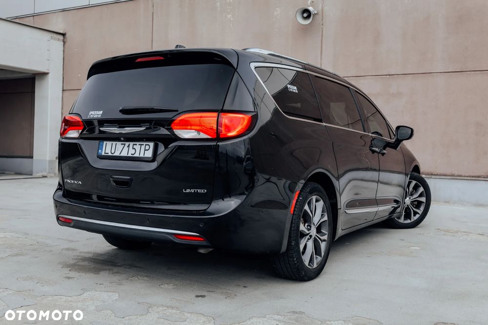 Chrysler Pacifica - 6