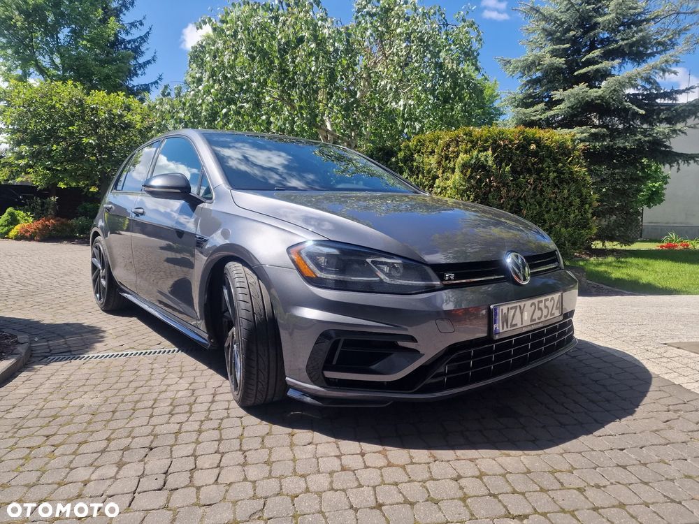 Volkswagen Golf - 2