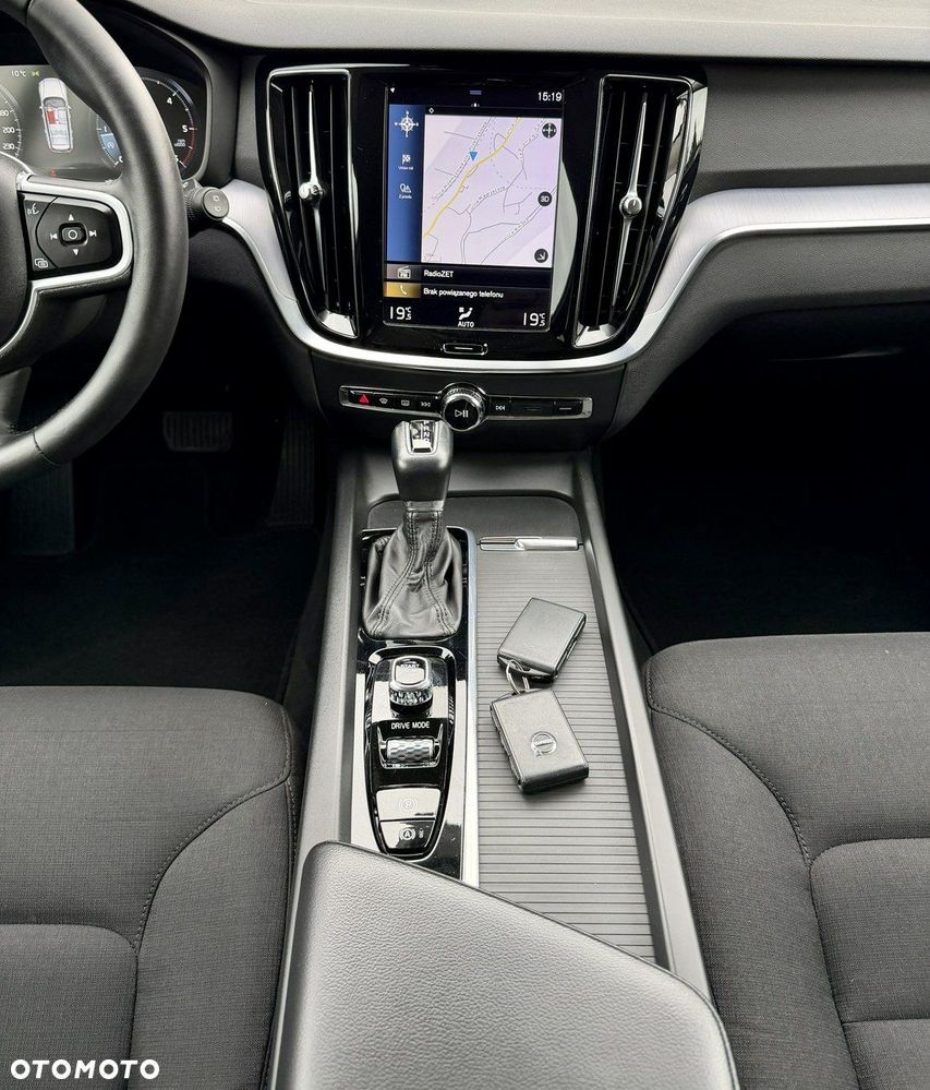 Volvo V60 D4 AWD Geartronic Momentum Pro - 17