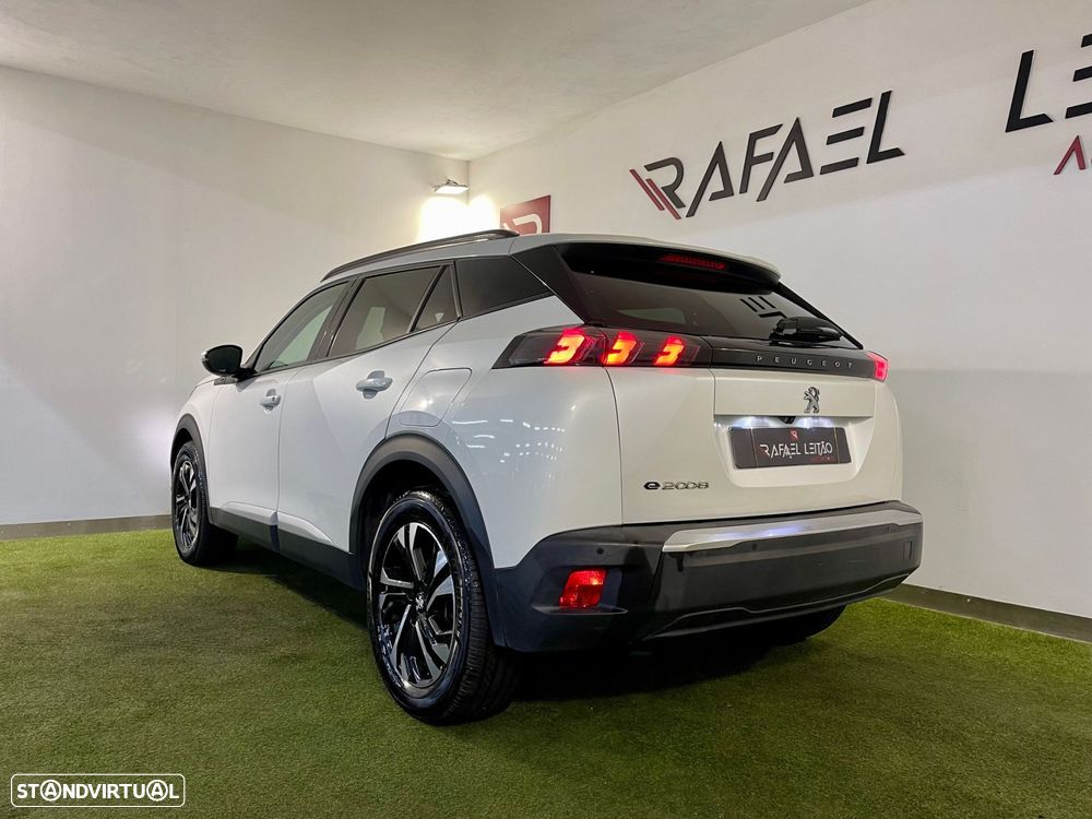 Peugeot e-2008 50 kWh Allure - 8