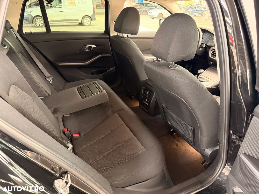 BMW Seria 3 318i AT - 16