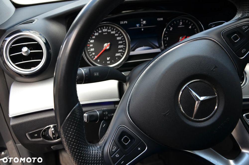 Mercedes-Benz Klasa E 220 d 9G-TRONIC - 24