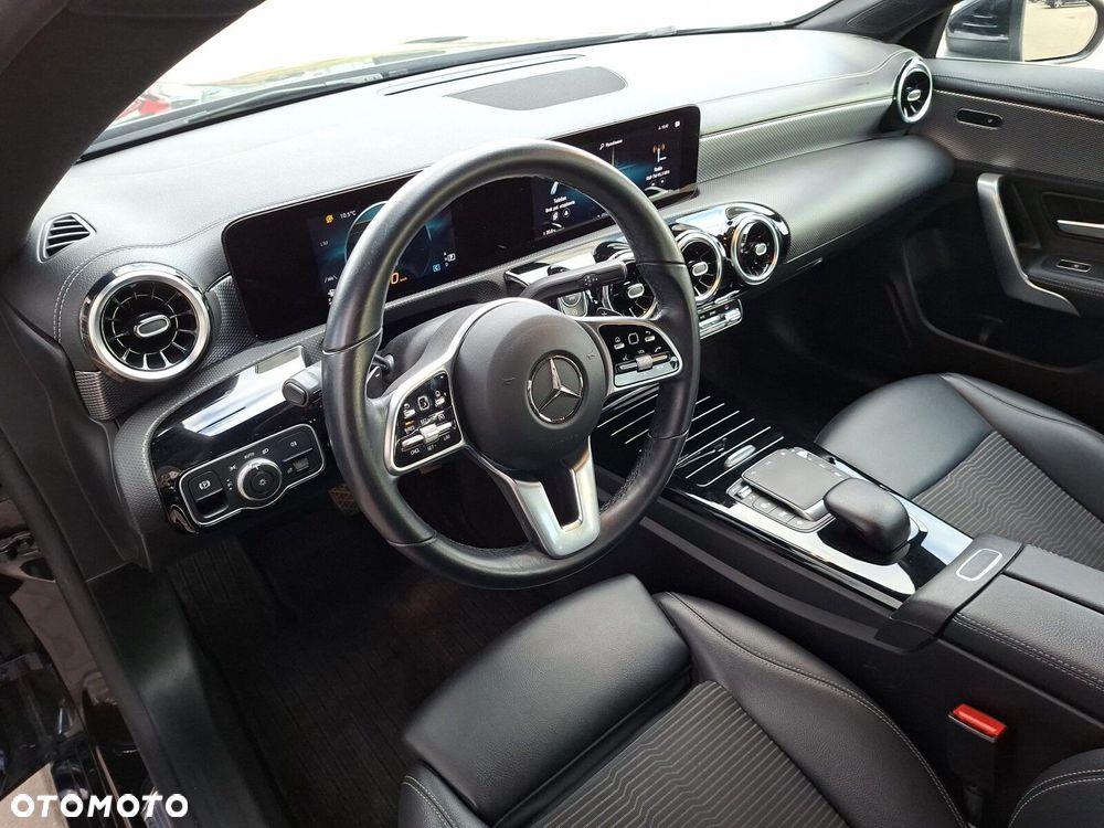 Mercedes-Benz CLA 200 Progressive 7G-DCT - 14