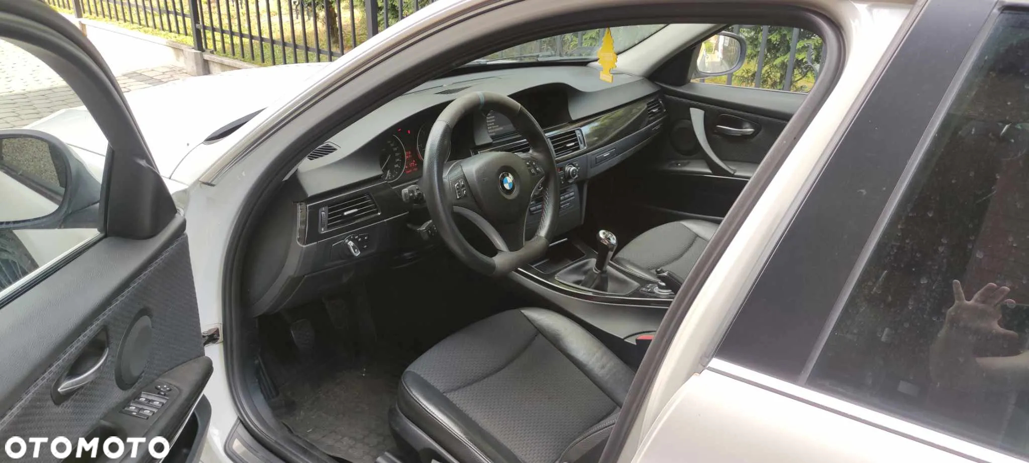 BMW Seria 3 325d DPF Touring - 11