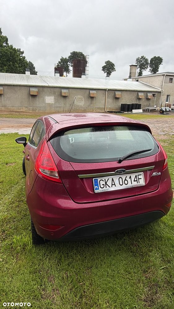Ford Fiesta 2010 photo 4
