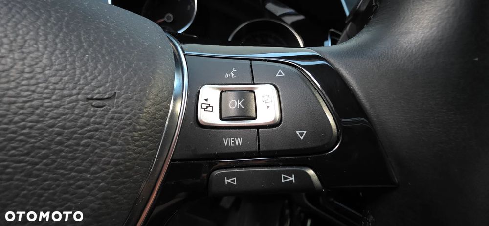 Volkswagen Touran - 16