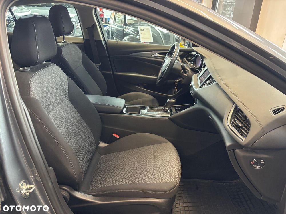 Opel Insignia - 32
