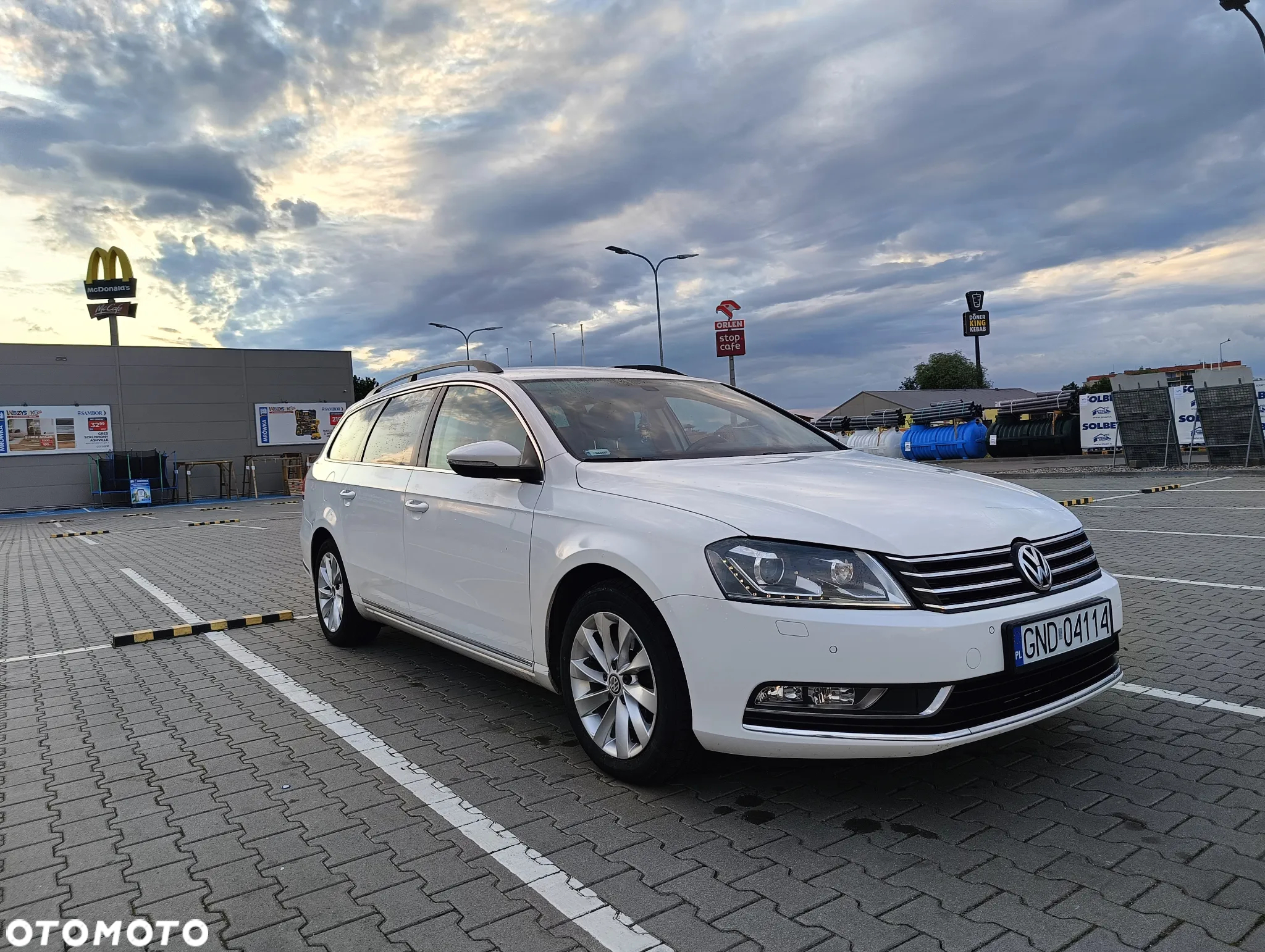 Volkswagen Passat Variant 1.6 TDI BlueMotion Technology Business Edition - 11