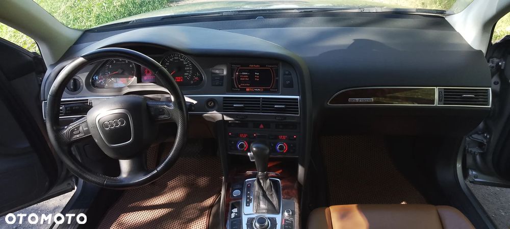 Audi A6 Avant 4.2 quattro tiptronic - 14