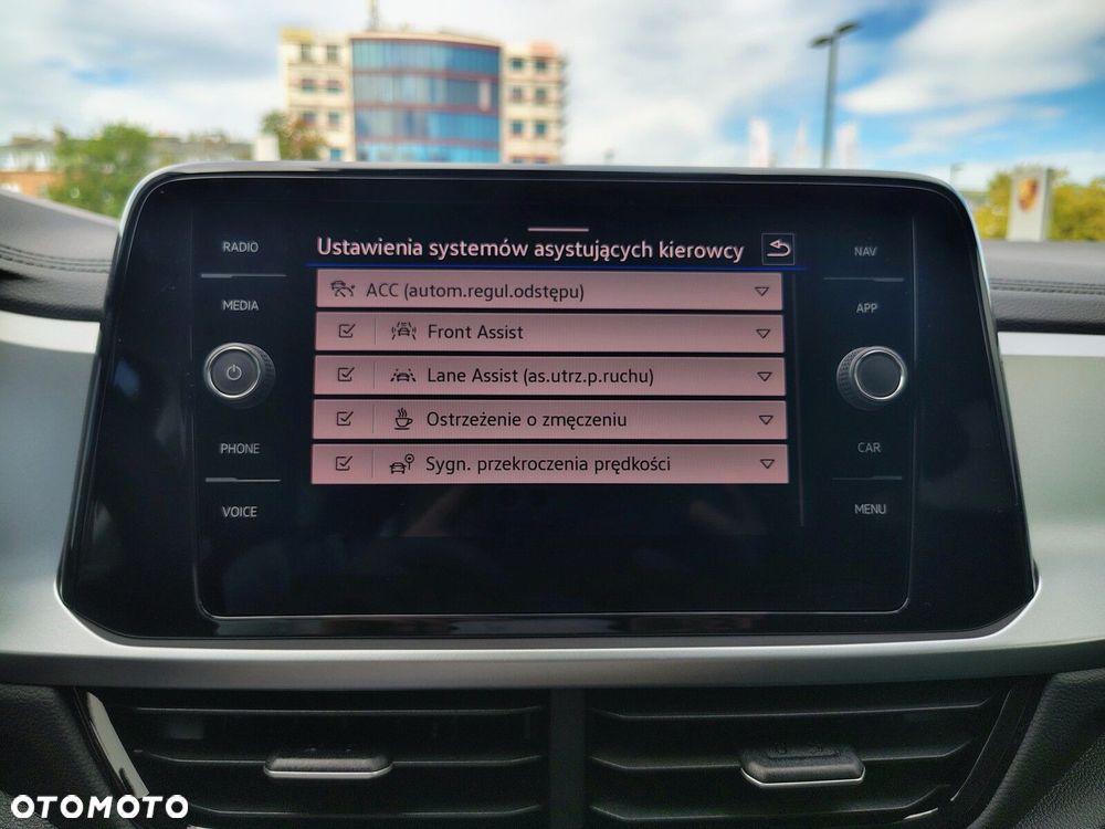 Volkswagen T-Roc - 15