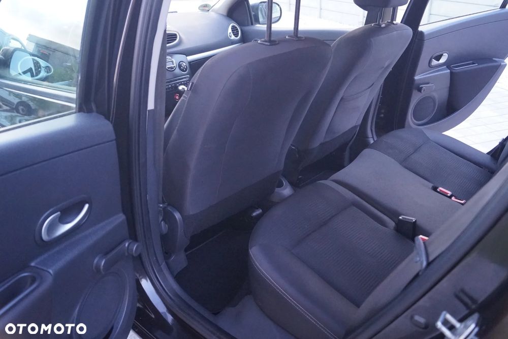 Renault Clio 1.2 16V 75 nightDay - 22
