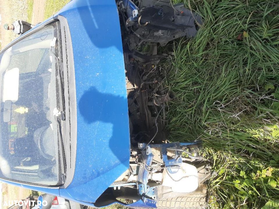 dezmembrez peugeot 1008 - 1