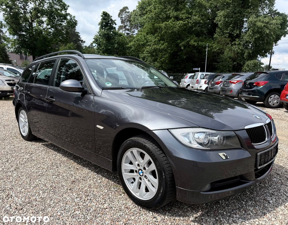 BMW Seria 3 318i - 4
