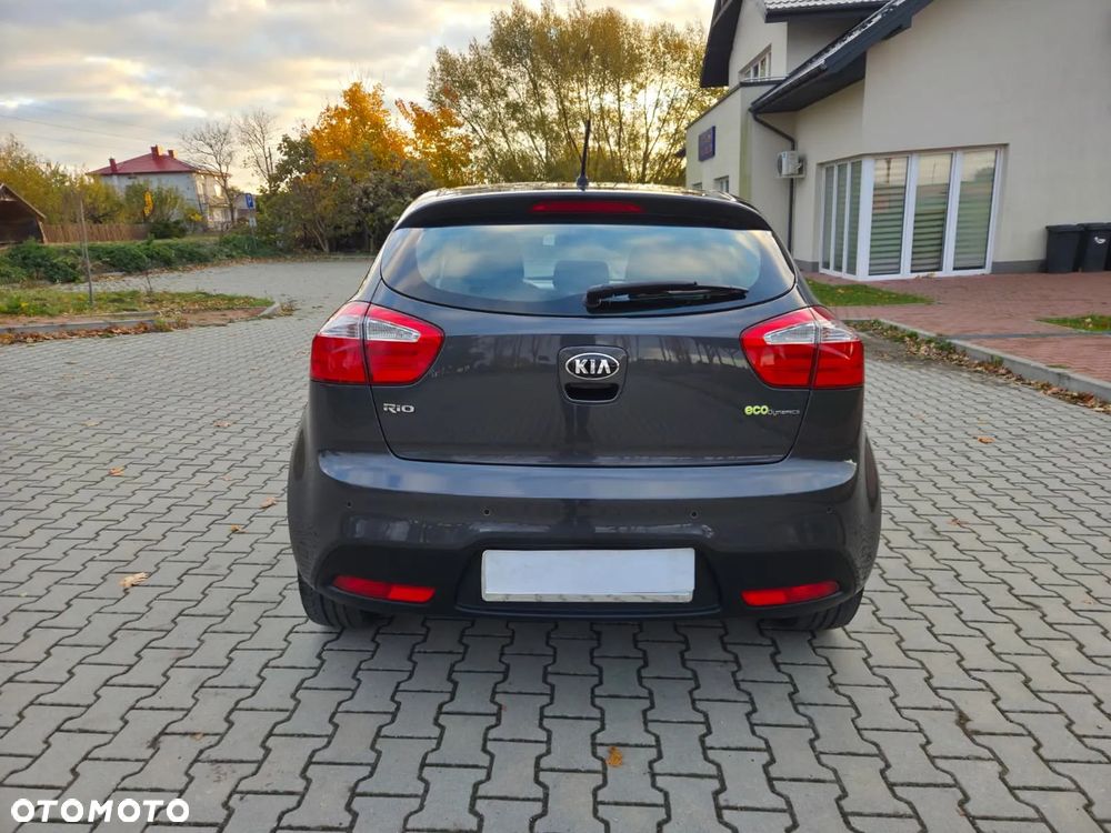 Kia Rio 1.4 L - 7