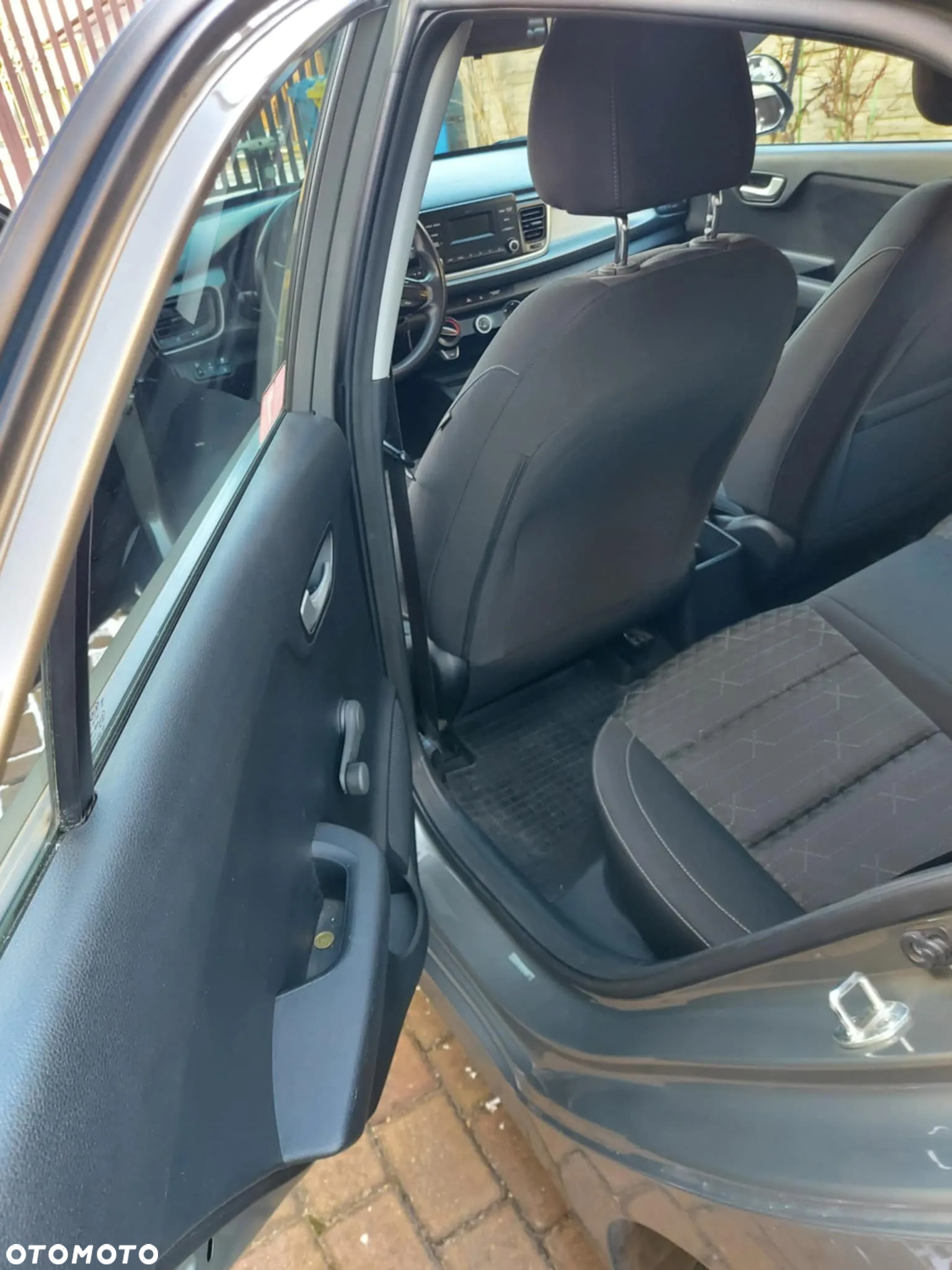 Kia Rio 1.2 L - 15