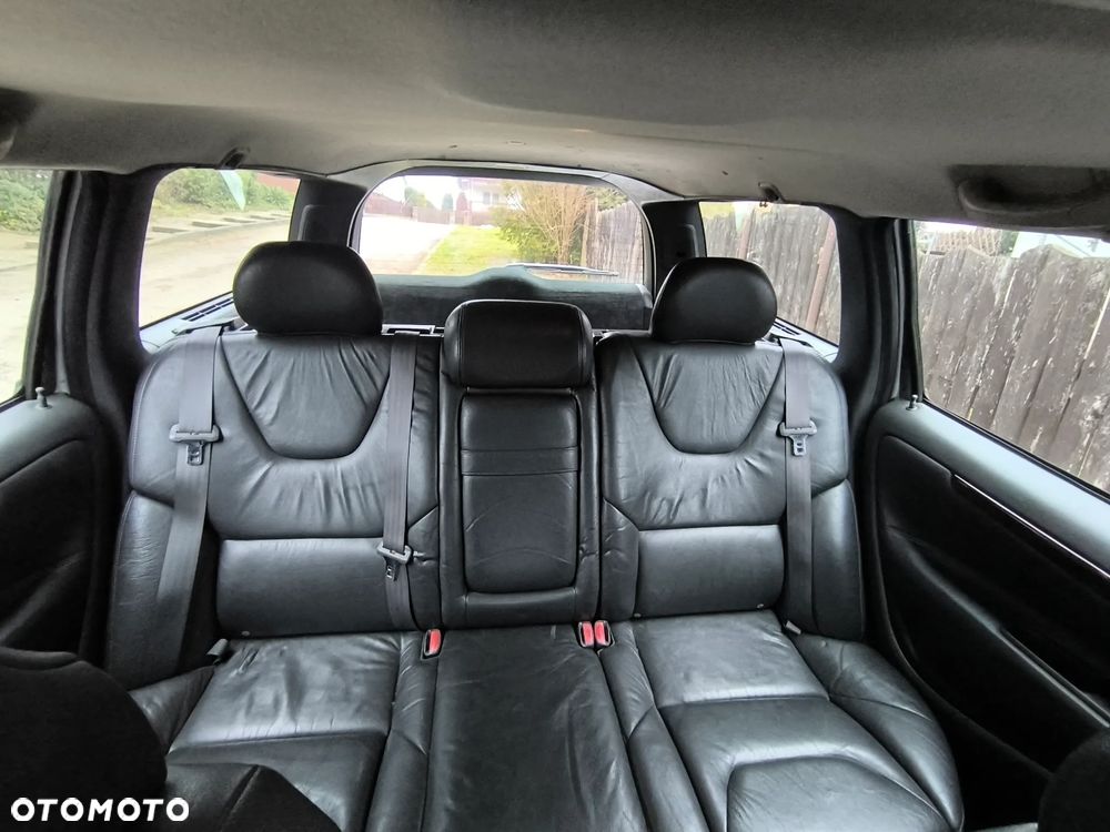 Volvo V70 2.5T Summum - 2
