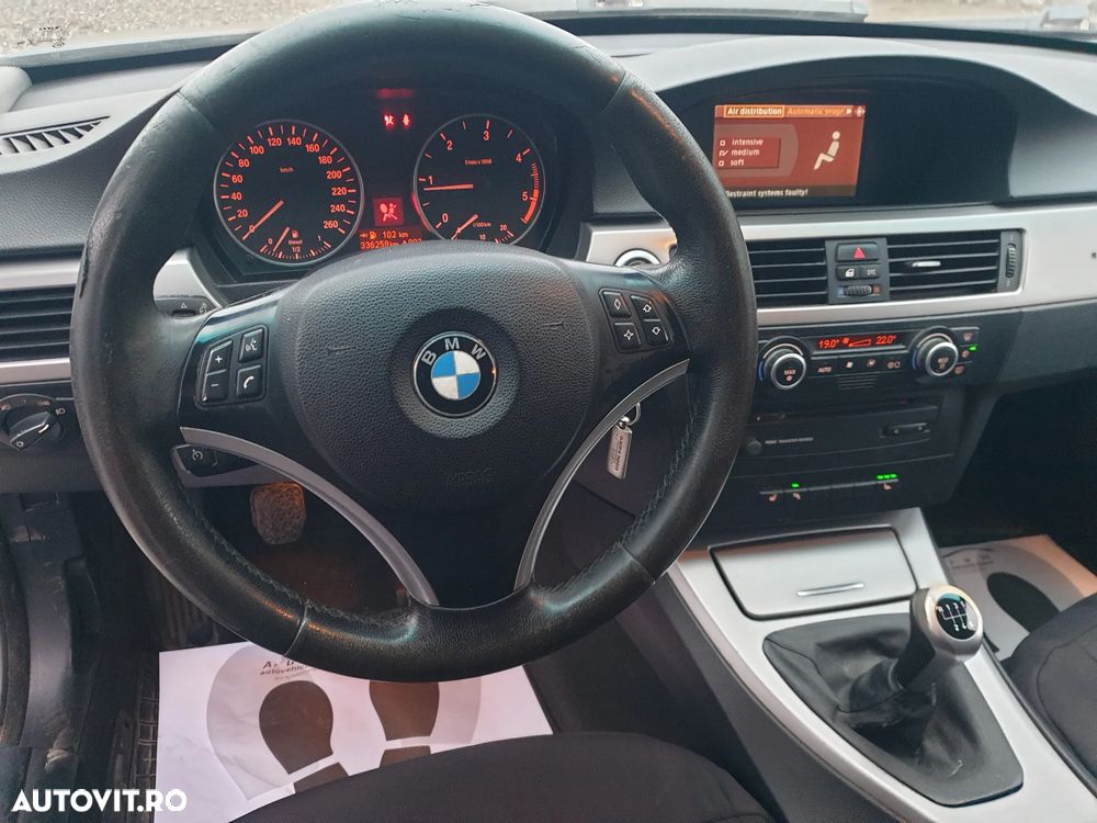 BMW Seria 3 320d DPF Efficient Dynamics Edition - 21