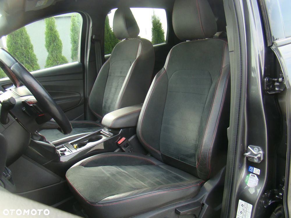 Ford Kuga 2.0 TDCi 4x4 ST-Line - 23