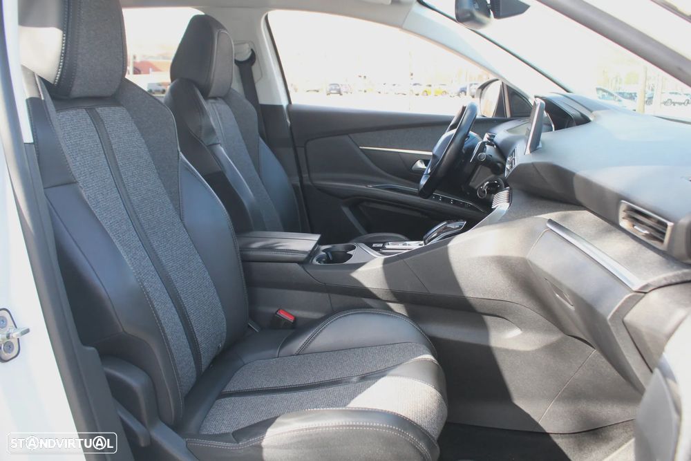 Peugeot 3008 1.6 BlueHDi Allure EAT6 J18 - 37