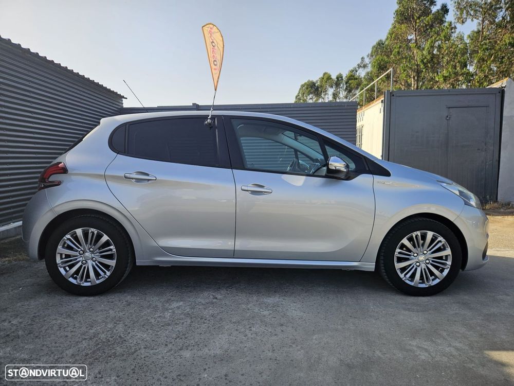Peugeot 208 1.2 PureTech Style - 8