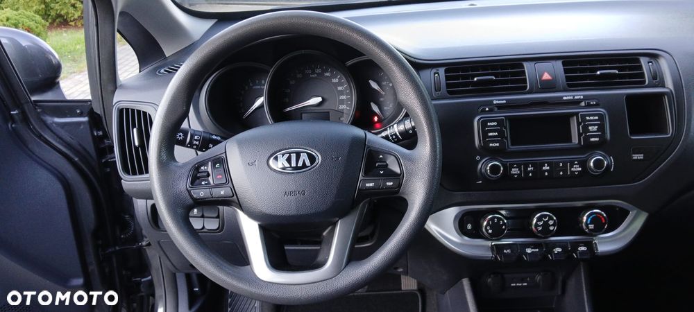 Kia Rio 1.2 Dream Team Edition - 10