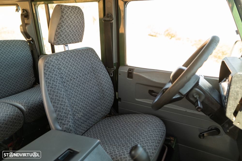 Land Rover Defender 110 2.5 TD5 Metal Top - 9