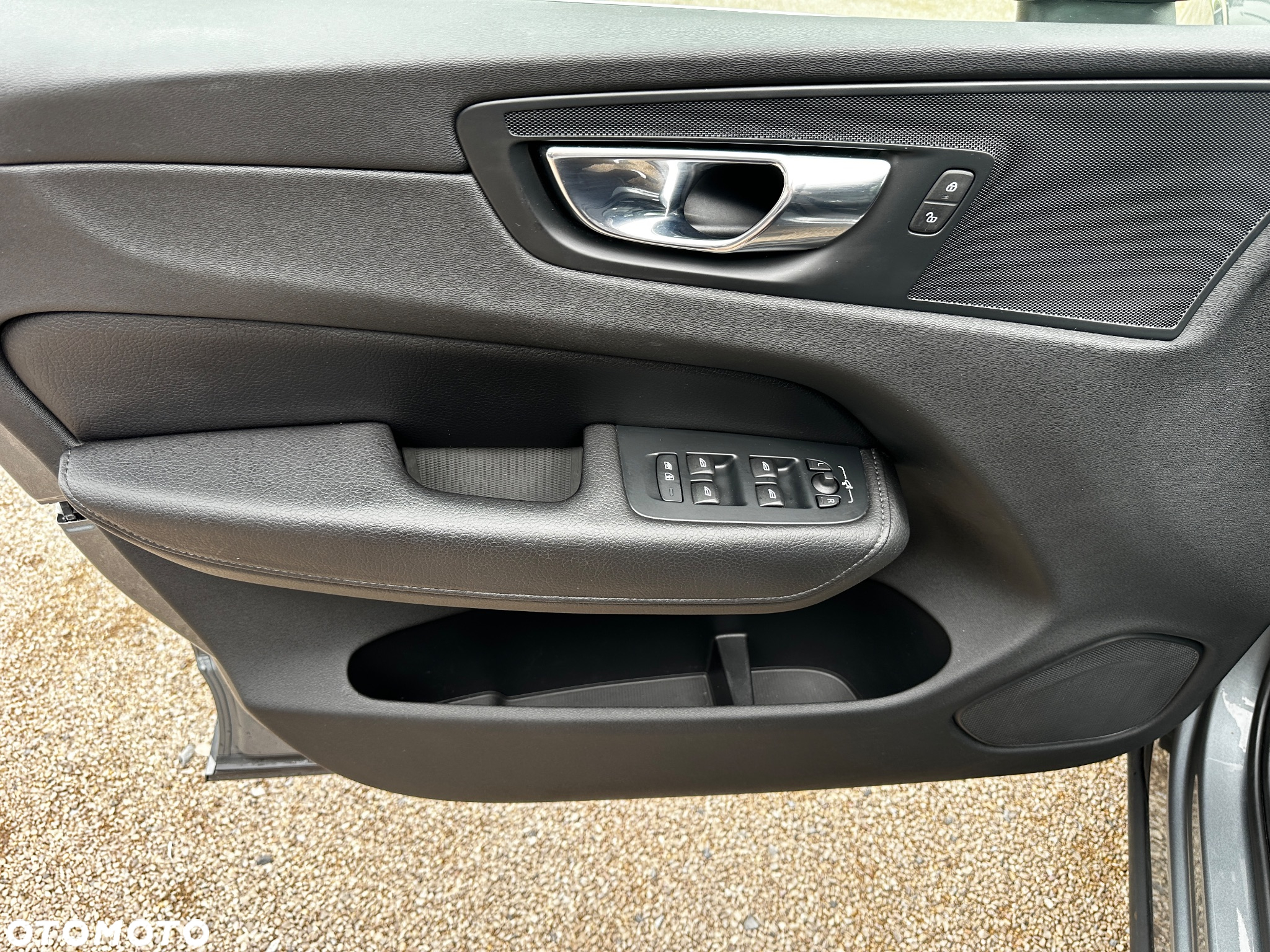 Volvo XC 60 D4 Geartronic Momentum - 25
