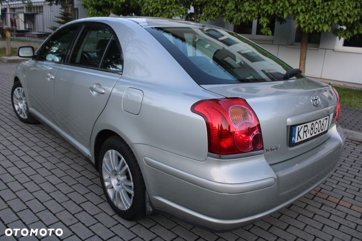 Toyota Avensis 1.8 VVT-i Luna - 3