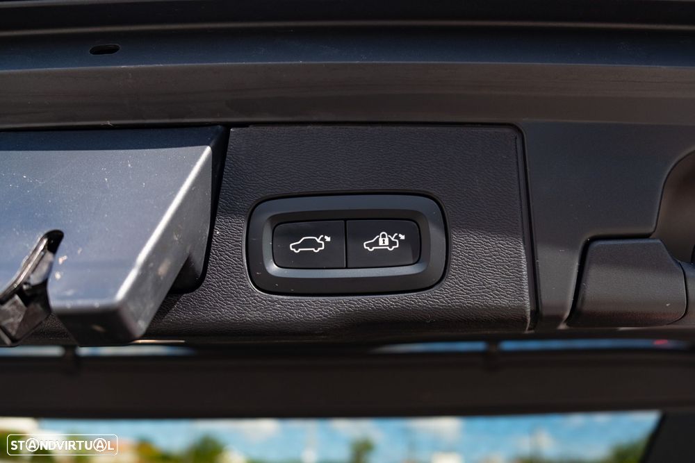 Volvo XC 60 2.0 T6 PHEV Inscription AWD - 46