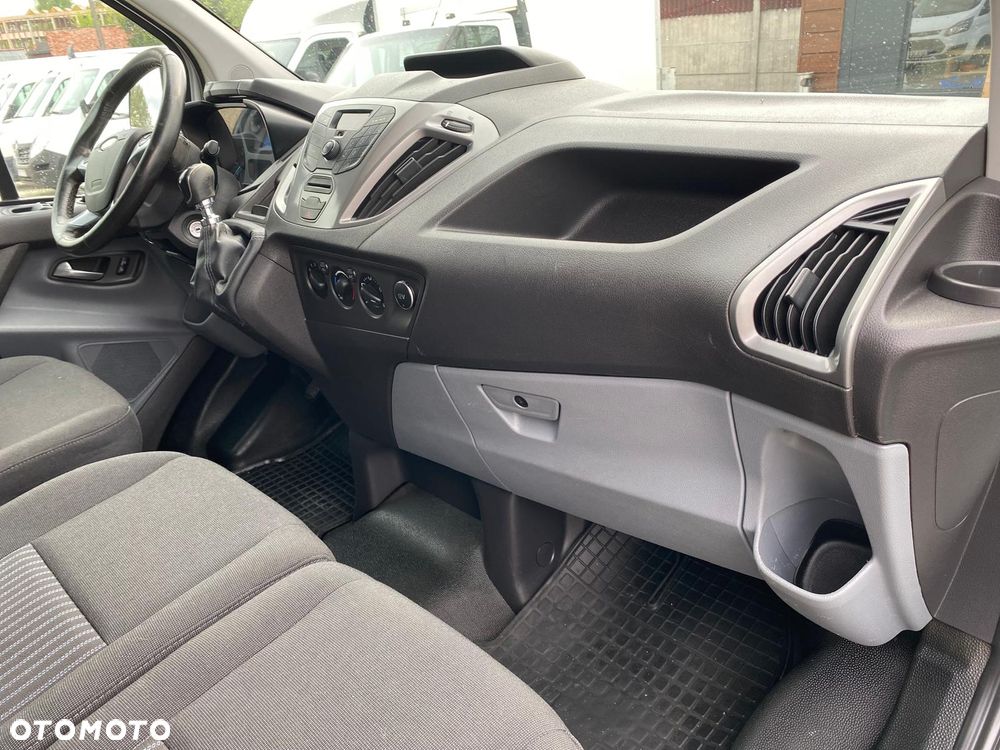 Ford TRANSIT CUSTOM - 17