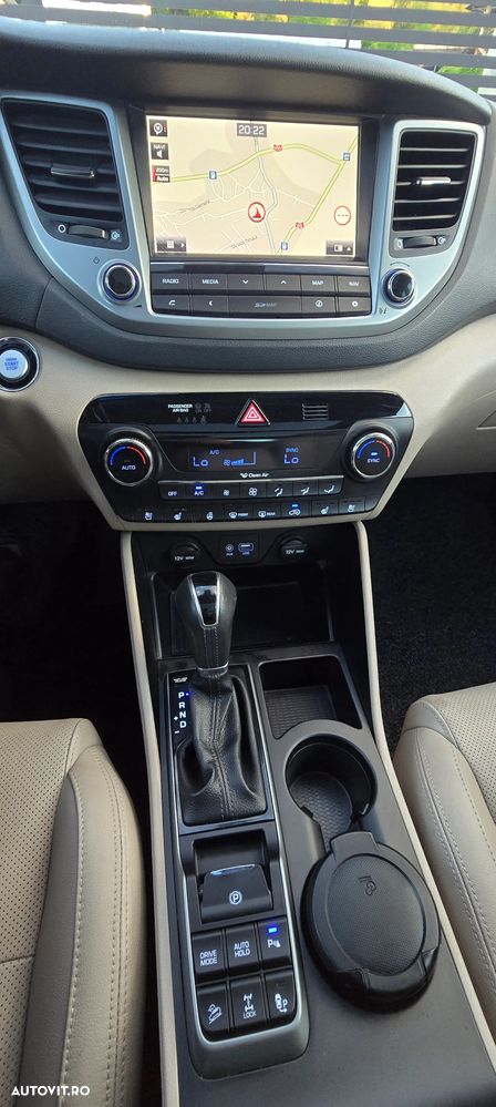 Hyundai Tucson 2.0 CRDI 4WD 6AT Luxury Pack+ - 11
