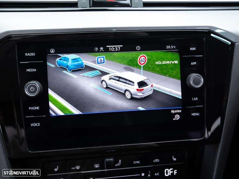 VW Passat Variant 2.0 TDI Business DSG - 29