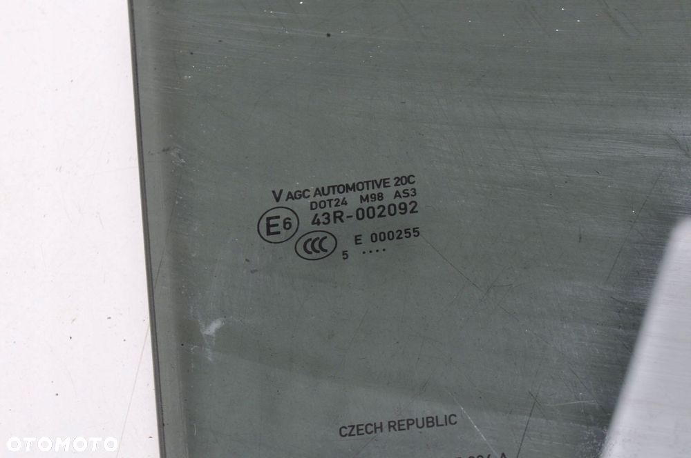 PORSCHE MACAN SZYBA PRAWA TYLNA 15R - 2