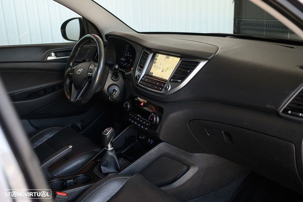 Hyundai Tucson 1.7 CRDi Executive - 23