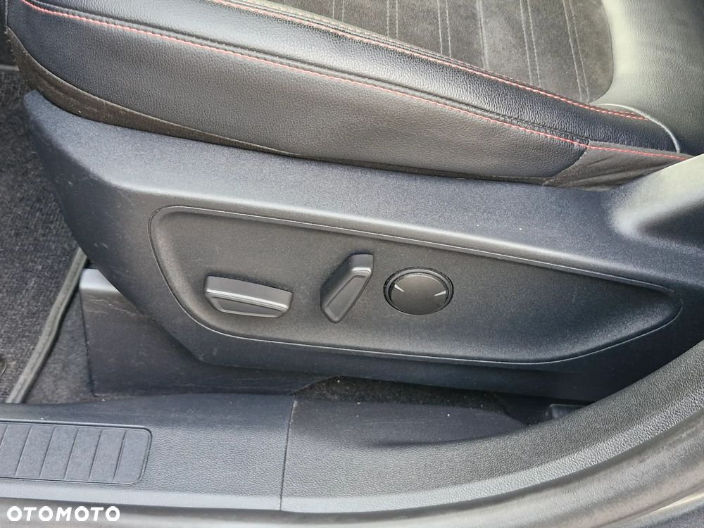 Ford Kuga 2.5P PHEV FWD ST-Line - 15