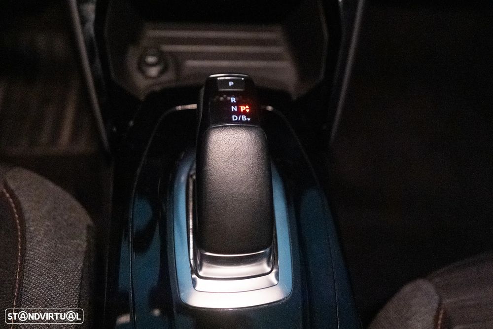 Peugeot e-208 Allure - 13