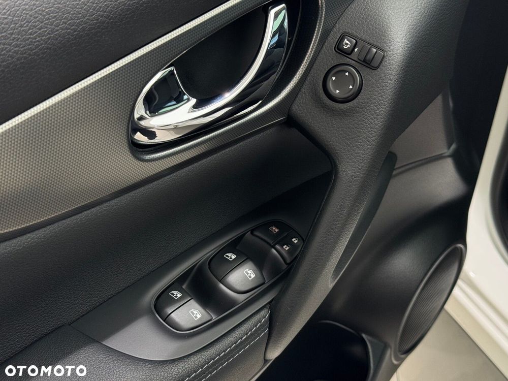 Nissan Qashqai 1.3 DIG-T N-Connecta - 21