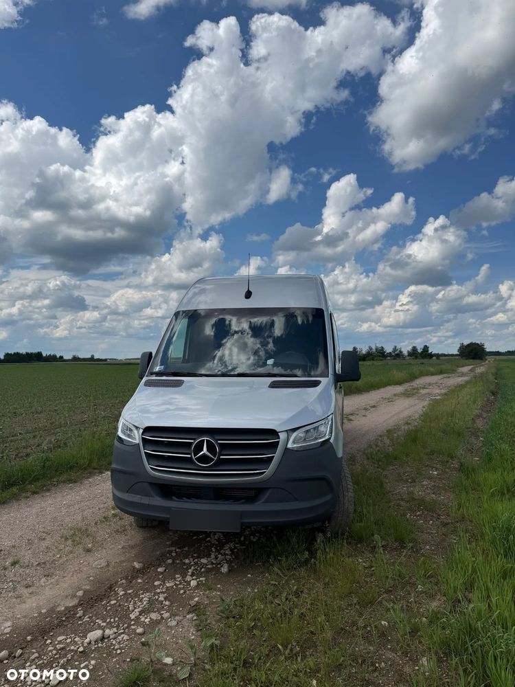 Mercedes-Benz Sprinter - 12