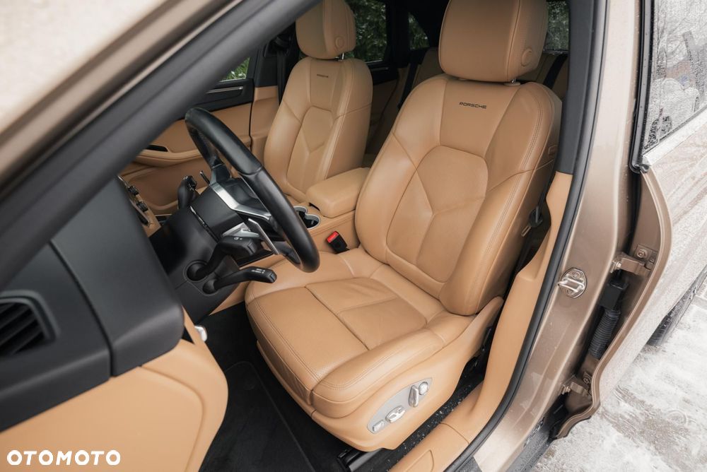 Porsche Macan - 12