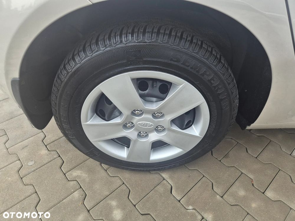 Kia Venga 1.4 CVVT ISG Edition 7 - 9