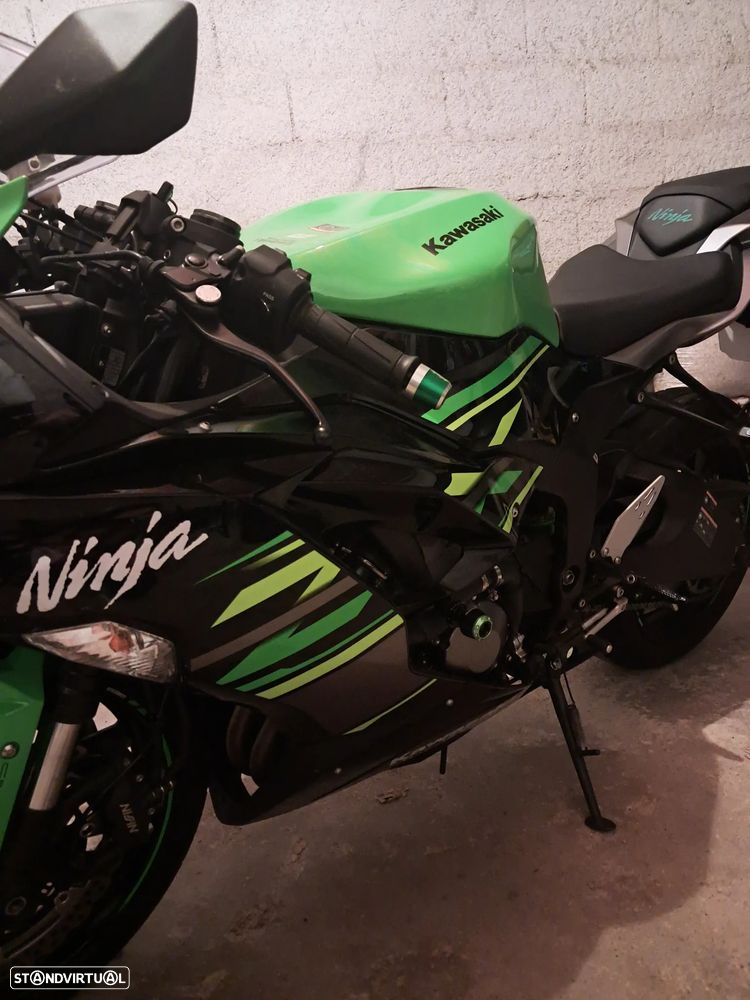Kawasaki Ninja ZX6R - 2